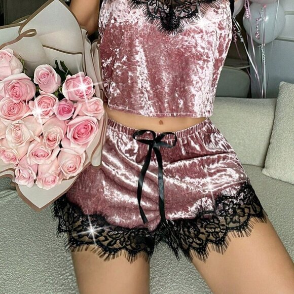 Dusty Pink Sexy Women's Elegant Lace & Velvet Sleepwear Set With V-Neck Camisole - Picture 2 of 7